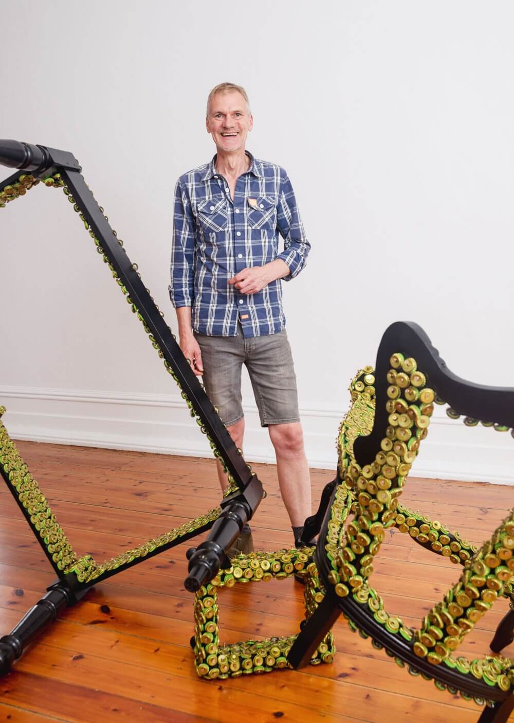 Meet The Artist &gt; Nicholas Folland