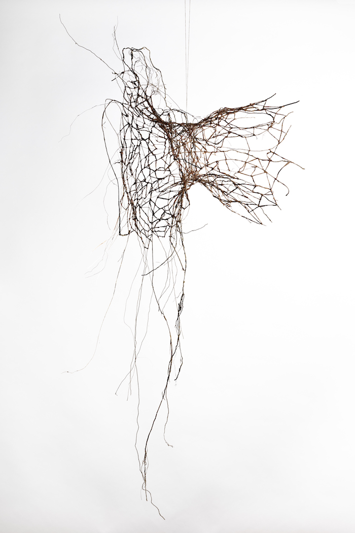Pattie Beerens, nature 2.0 (clay weaving with Dodder Laurel vine)