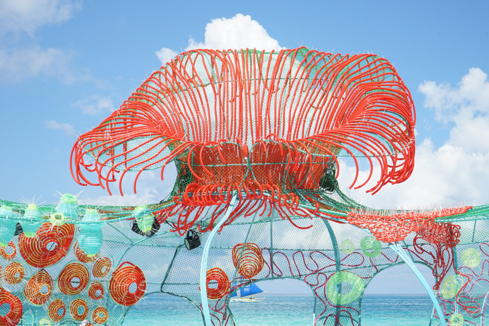 Leeroy New, Polyp (Boracay), 2015. Courtesy of the artist & APEC (applied power electronics conference).