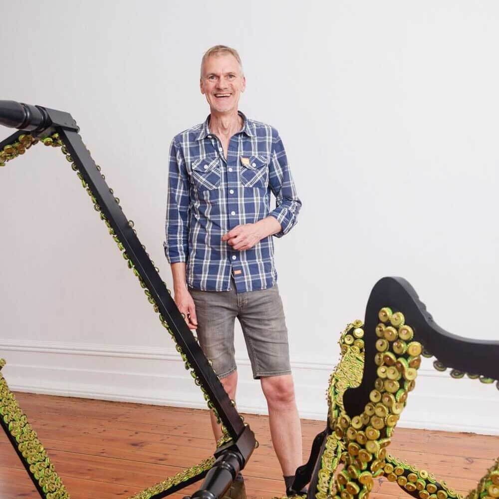 Meet The Artist &gt; Nicholas Folland