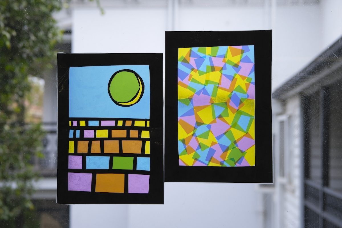 ON HOLIDAYS AT LINDEN &gt; CREATE YOUR STAINED-GLASS WINDOW